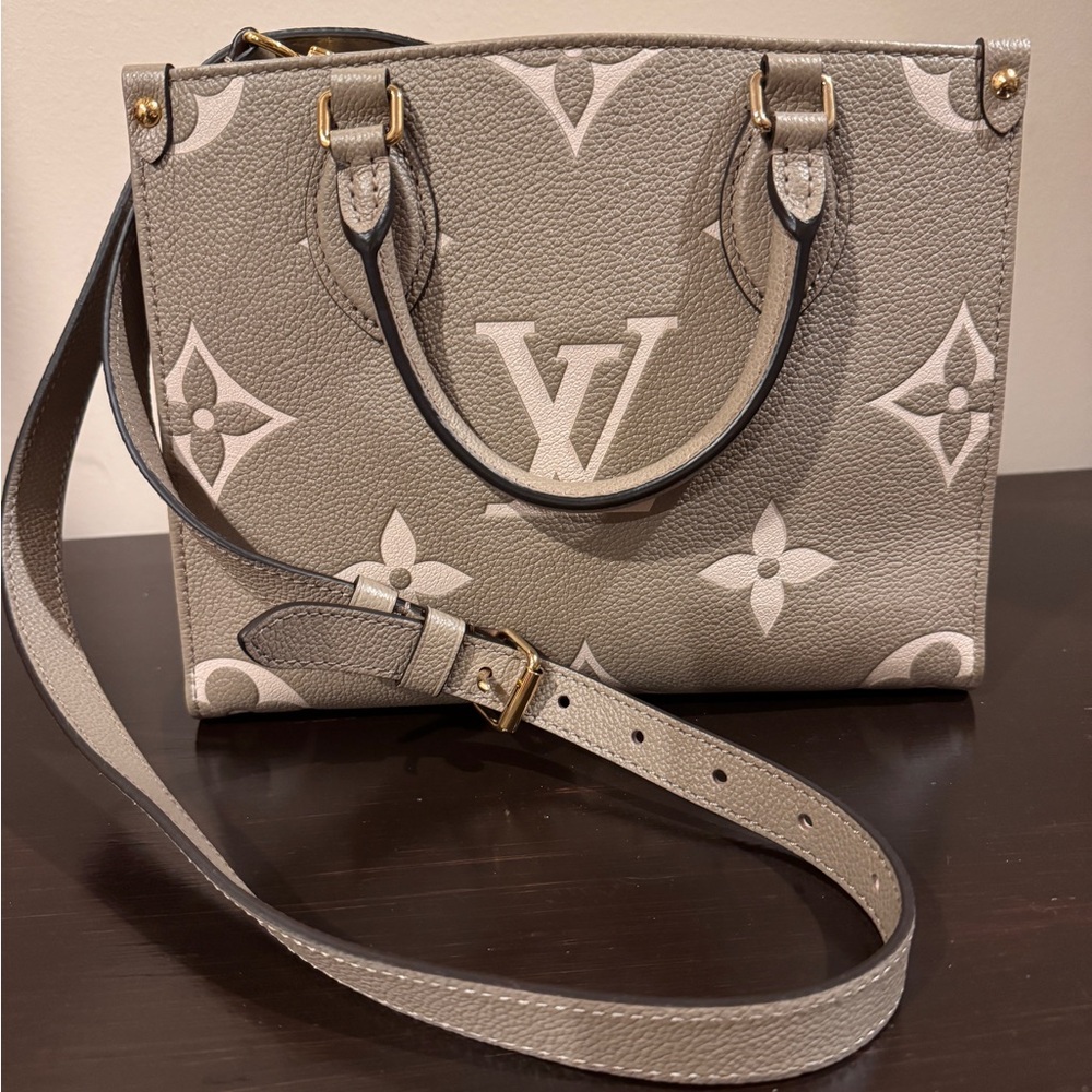 LOUIS VUITTON ONTHEGO PM Tote Cowhide leather Zipper inner pocket M45779